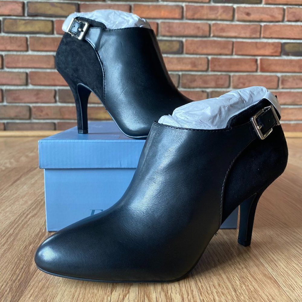 𝅺Essex Lane Jasmine Leather Buckle Heeled Ankle Booties